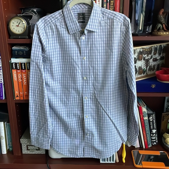 Men’s long sleeved casual button down by Gap sized Med - Picture 7 of 7